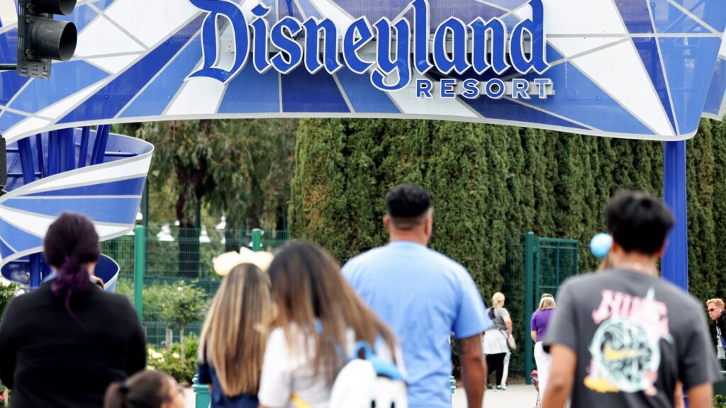 Disney World, Disneyland raise prices for passes, tickets | USAEMALL.com