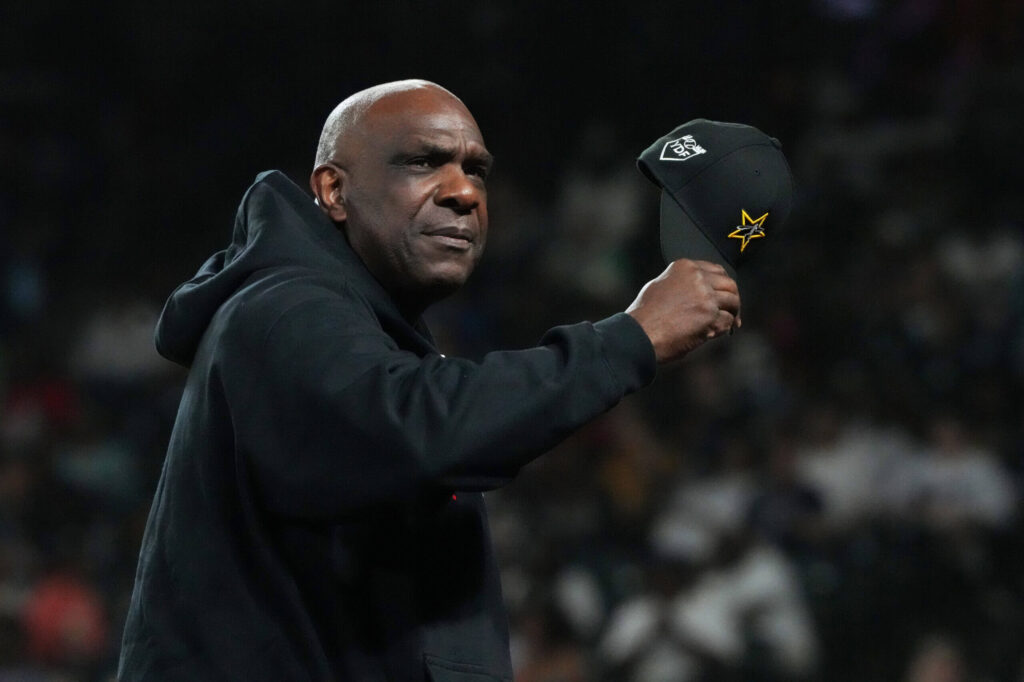 Hall of Fame plans to talk with Andre Dawson about change to Cubs hat on plaque | USAEMALL.com