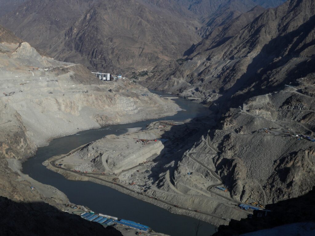 At least 14 useless after bus plunges into Indus river in northern Pakistan | News | USAEMALL.com
