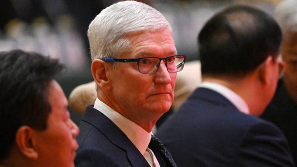 Apple shares fall on concern Trump tariffs on China will hit revenue | USAEMALL.com