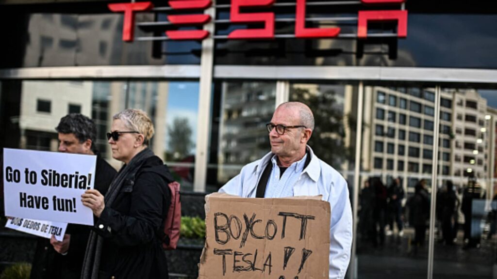 Tesla shares plunge 15%, struggling steepest drop in 5 years | USAEMALL.com
