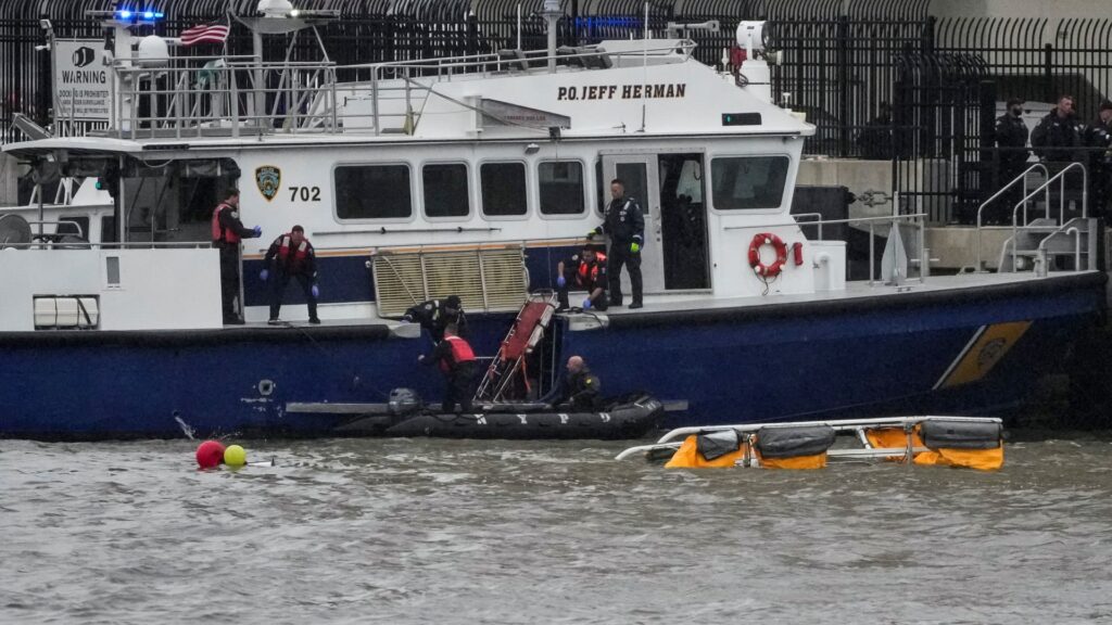 Helicopter crashes in Hudson River off of Manhattan, killing all 6 aboard | USAEMALL.com