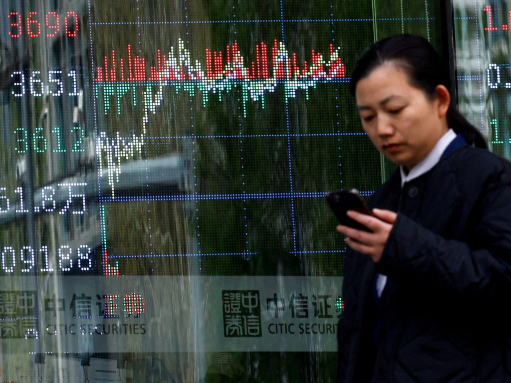 Trump warns China ‘not getting off the hook’ on US tariffs for electronics | Trade War News | USAEMALL.com