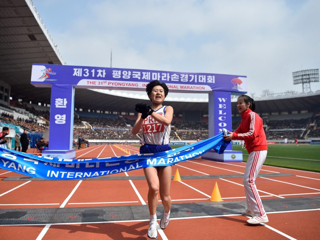 Runners compete as Pyongyang Marathon returns from COVID pause | Gallery News | USAEMALL.com