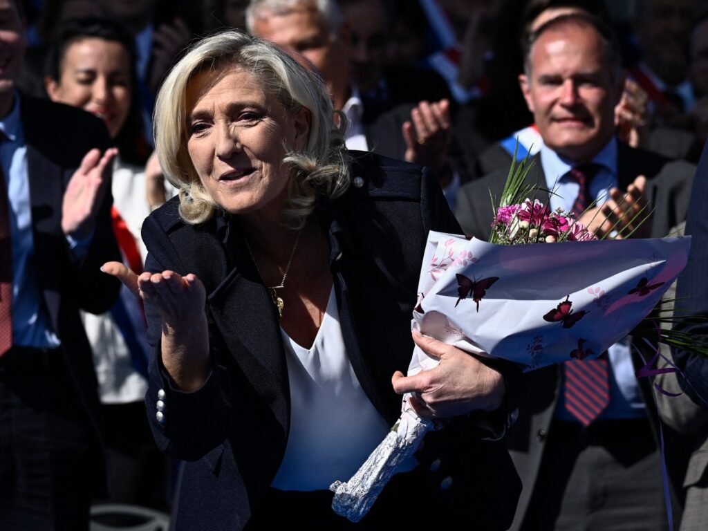 In duelling Paris rallies, Le Pen condemns ‘witch-hunt’, counterprotests | News | USAEMALL.com