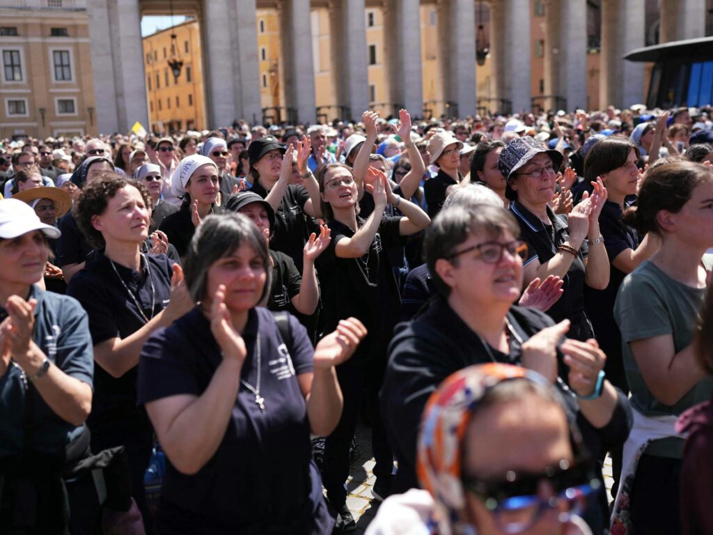 Pope Francis laid to relaxation in Rome after funeral attended by 1000’s | Religion News | USAEMALL.com