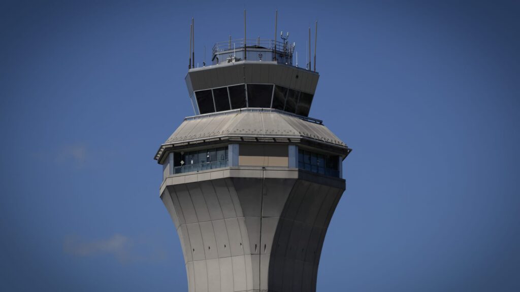 American Airlines CFO says some vacationers are avoiding Newark airport | USAEMALL.com