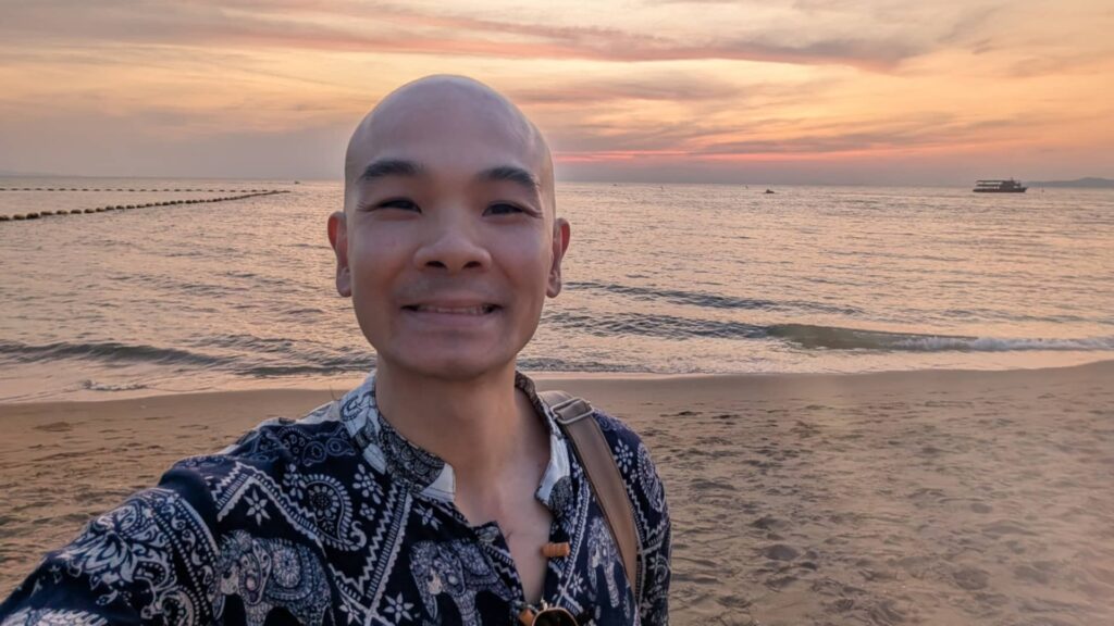 He lives in Thailand however ‘supercommutes’ to Singapore for work | USAEMALL.com