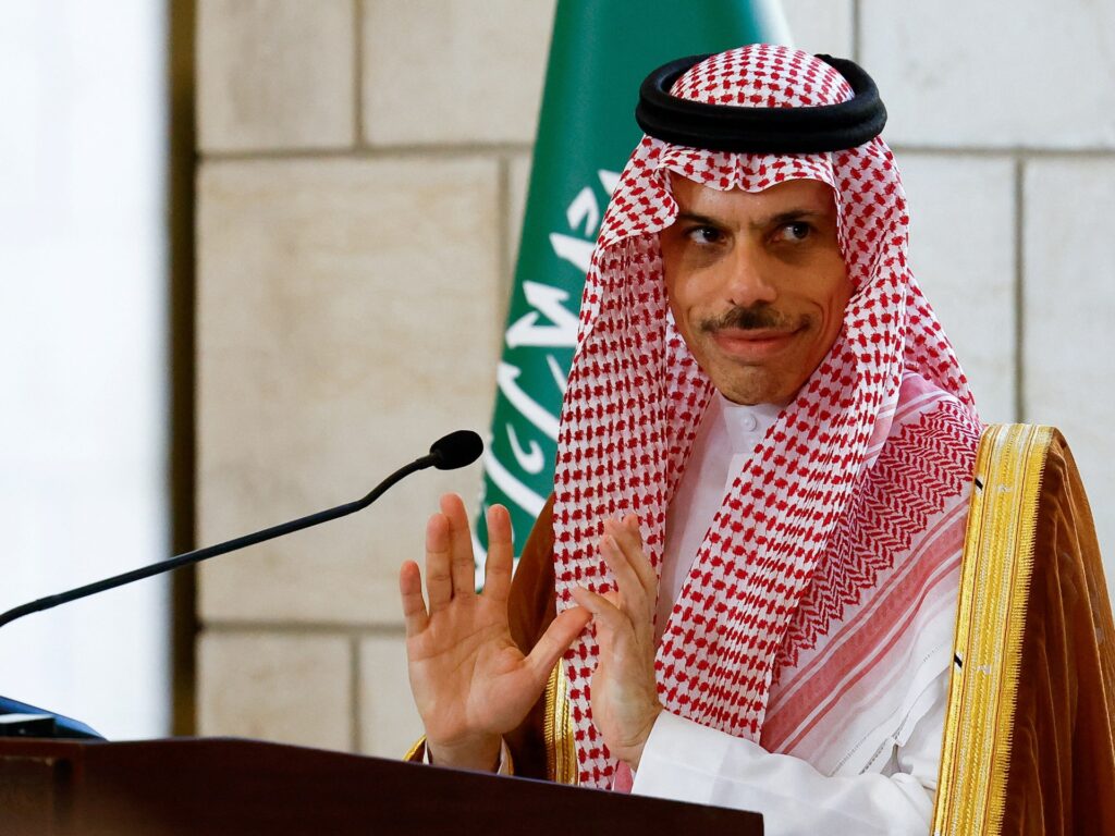 Saudi Arabia says it can collectively fund Syria state salaries with Qatar | Syria’s War News | USAEMALL.com