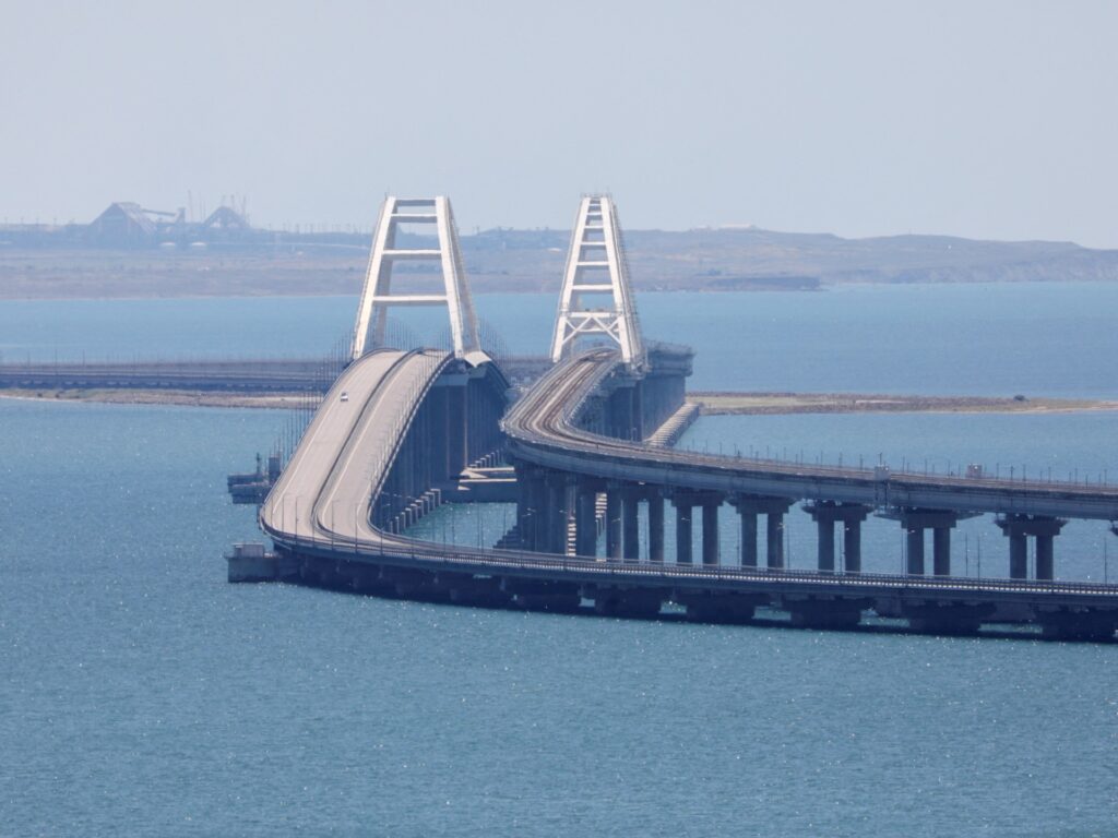 Ukraine claims to have broken Russia’s bridge to annexed Crimea | Russia-Ukraine conflict News | USAEMALL.com
