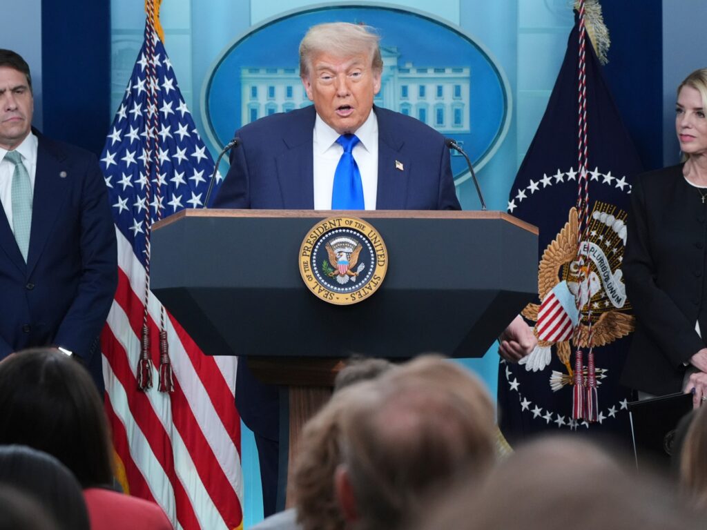 Trump reiterates Iran nuclear speaking factors regardless of swirling questions | Donald Trump News | USAEMALL.com