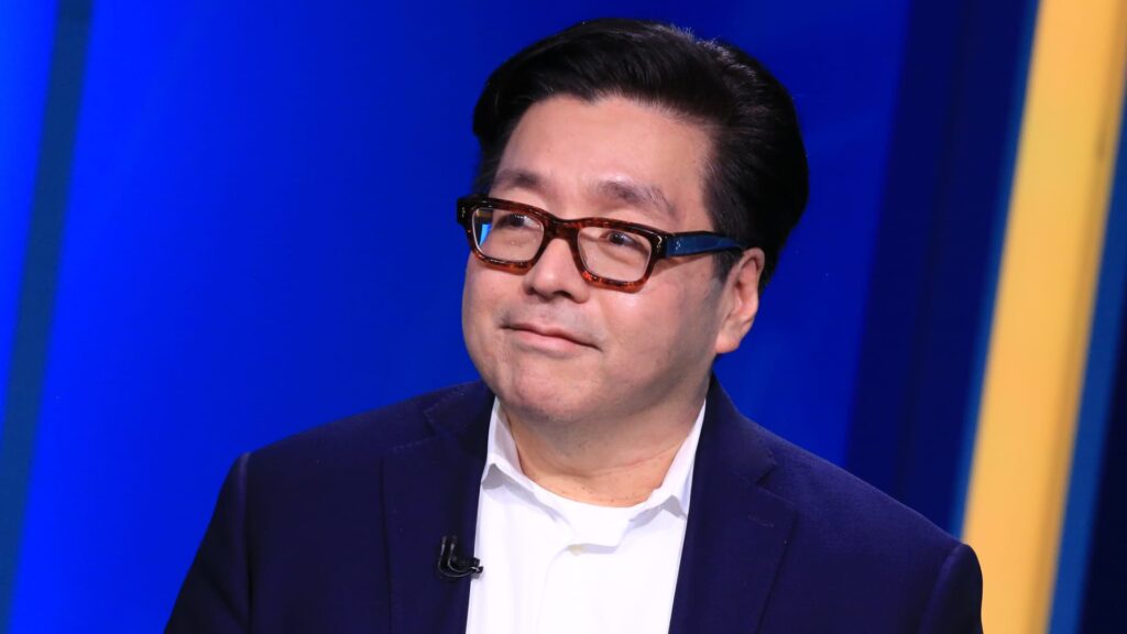 Tom Lee sees S&P 500 topping 7,000 by year-end, says do not be fooled by shutdown calamity speak | USAEMALL.com