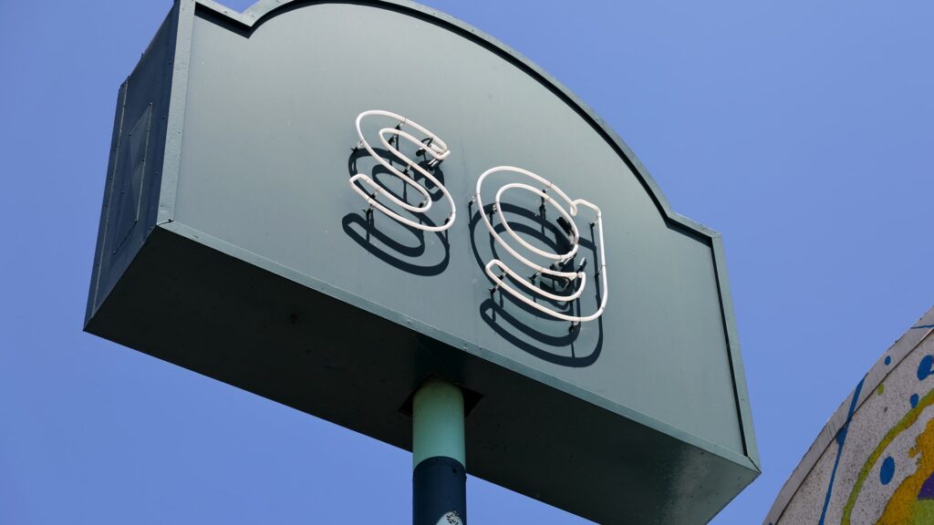 Stocks making the most important strikes after hours: SG, XYZ, EXPE, PINS | USAEMALL.com