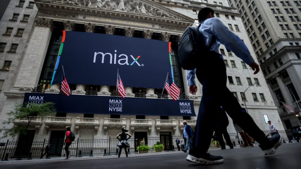 Stocks making the most important strikes noon: MIAX, PSKY, AAP | USAEMALL.com