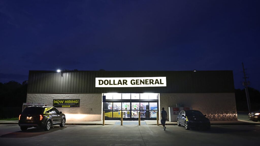 Stocks making the largest strikes premarket: NVDA, DG, BBWI, SNOW | USAEMALL.com