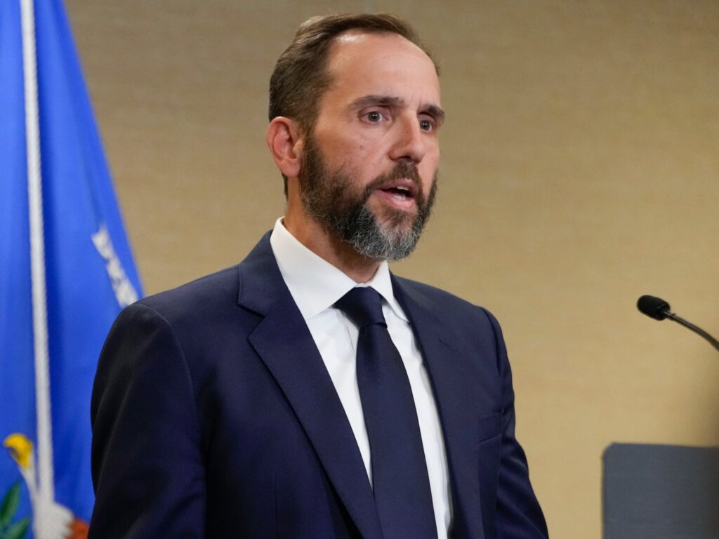 US authorities investigating ex-Trump prosecutor Jack Smith | Donald Trump News | USAEMALL.com