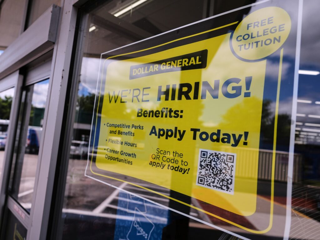 US shopper confidence tumbles as labour market slows | Business and Economy News | USAEMALL.com