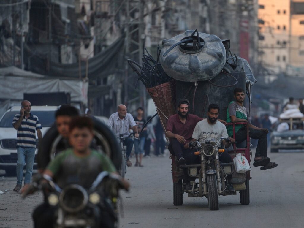 ‘We are on the streets’: Palestinians flee Israel’s assault on Gaza City | Israel-Palestine battle News | USAEMALL.com