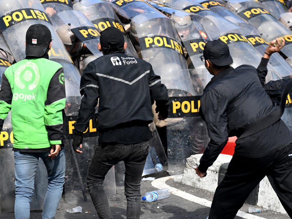 Indonesia’s Prabowo scraps China journey over protests, TikTok halts stay feed | Protests News | USAEMALL.com