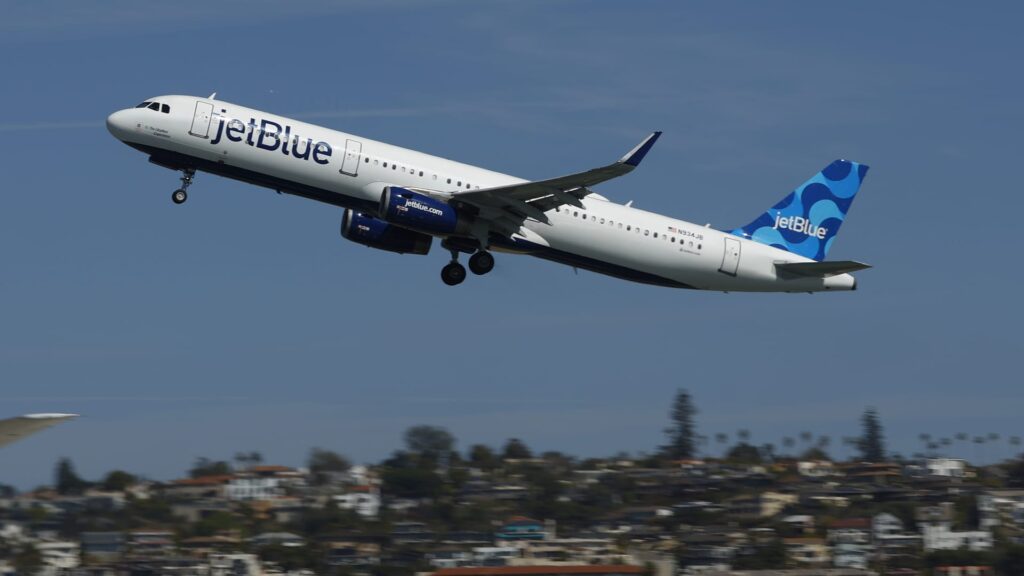 JetBlue to spice up in-flight Wi-Fi with Amazon Kuiper web deal | USAEMALL.com