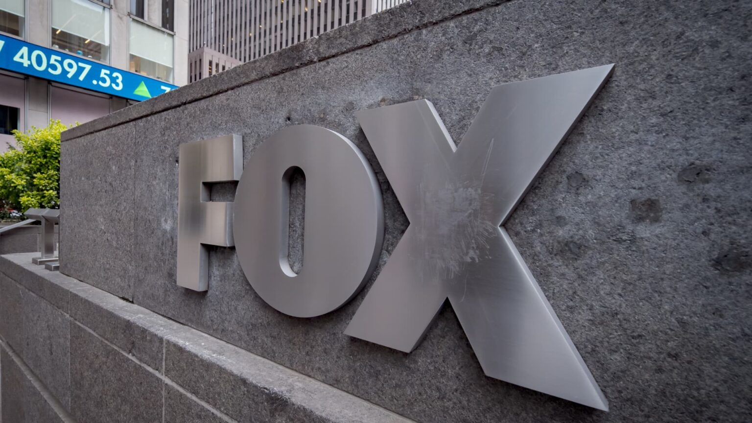 Stocks making the largest strikes premarket: FOX, AAPL, NBIUS, DELL | USAEMALL.com