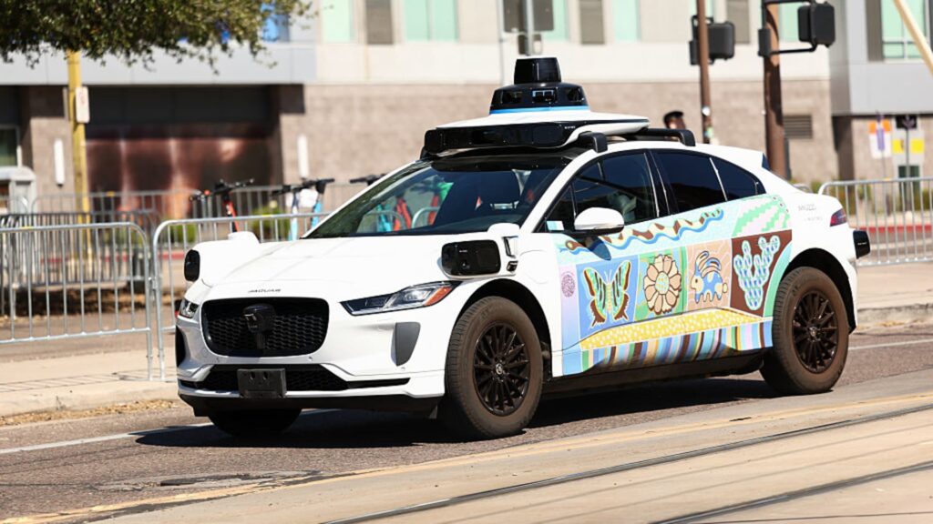 Lyft shares pop on Waymo deal to convey robotaxis to Nashville | USAEMALL.com
