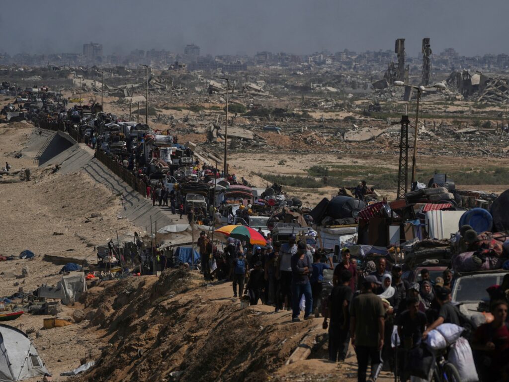 Thousands of Palestinians flee as Israeli bombs rain down on Gaza City | Israel-Palestine battle News | USAEMALL.com