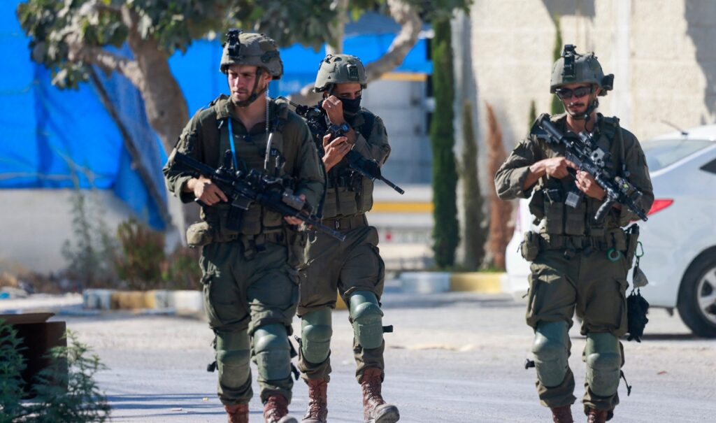 Israeli forces arrest younger Palestinian lady throughout raid in Hebron | Occupied West Bank | USAEMALL.com