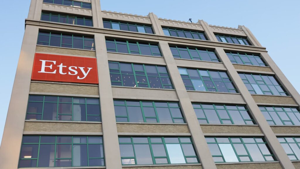 Etsy inventory sinks on combined earnings, CEO change | USAEMALL.com