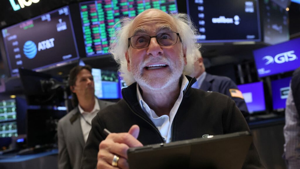 Retail merchants’ unbelievable assist of the inventory market continues with greatest choices quantity day ever | USAEMALL.com