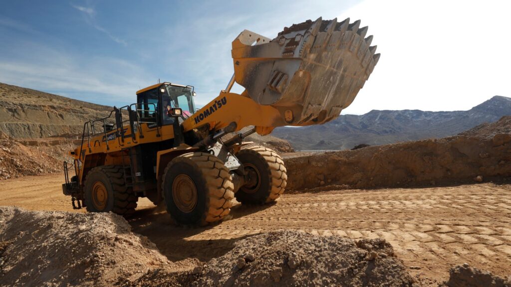 Stocks making the most important strikes noon: MP, BAB, PTGX | USAEMALL.com