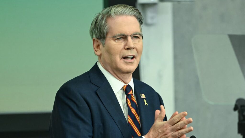 Trump’s Fed chair candidates record narrowed down to 5 by Bessent after interviews, sources say | USAEMALL.com