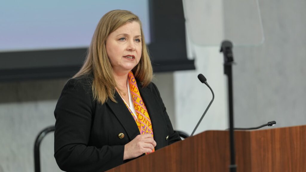 Regulators toss out guidelines requiring banks to arrange for local weather change | USAEMALL.com