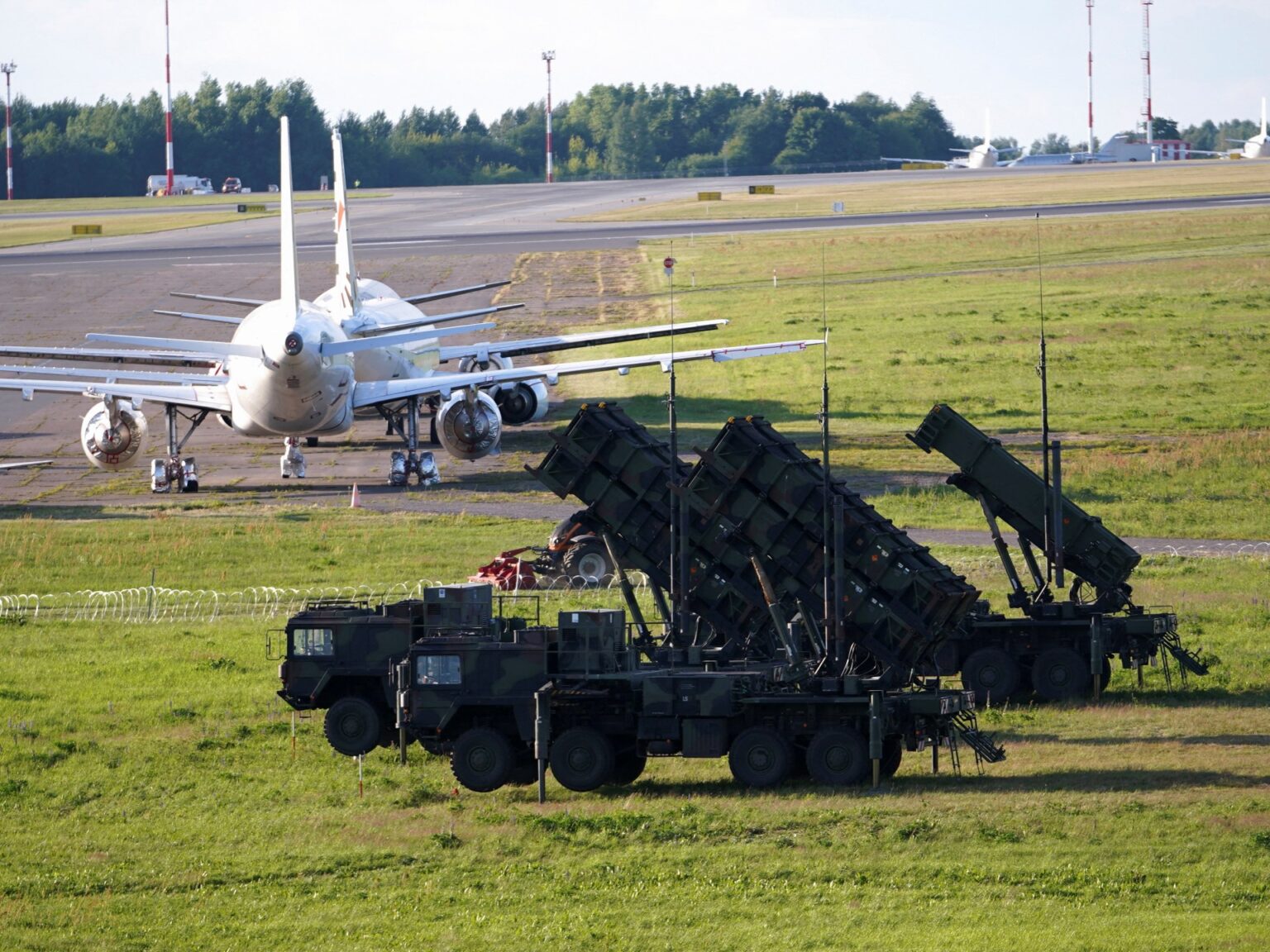 Lithuania shuts airports, Belarus border crossings after balloon sightings | Aviation News | USAEMALL.com