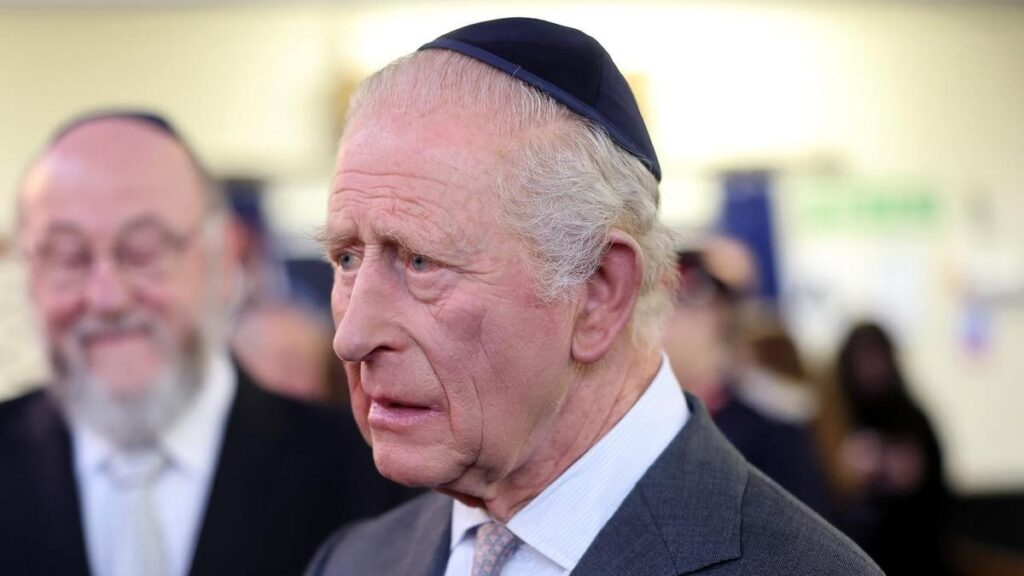 King visits UK synagogue attacked by ‘IS supporter’ | USAEMALL.com
