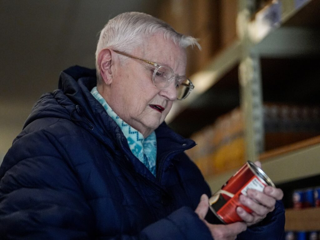 US courts rule Trump can’t droop meals help throughout authorities shutdown | Donald Trump News | USAEMALL.com