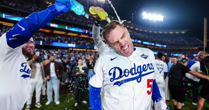 IN PHOTOS: Blue Jays fall to Dodgers in marathon 18-inning Game 3 of World Series | USAEMALL.com