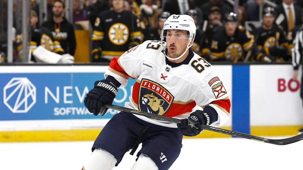 Brad Marchand coaches youth hockey crew after buddy’s daughter dies of most cancers | USAEMALL.com