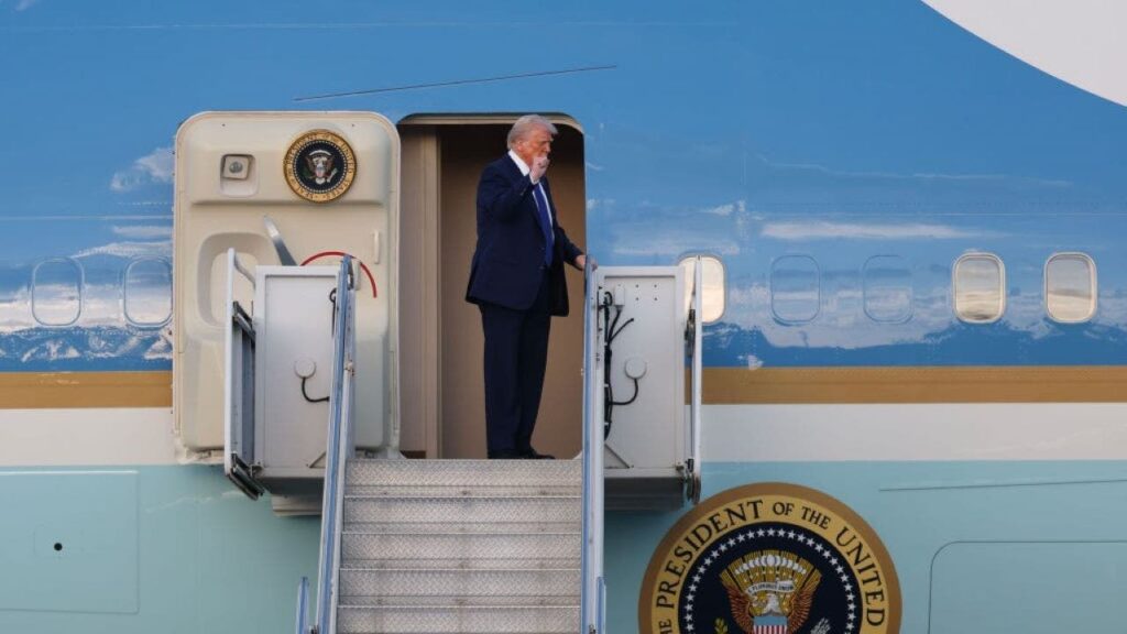 Trump motorcade route adjusted after suspicious object discovered at Palm Beach airport | USAEMALL.com