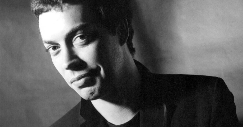 The enigma of Tim Curry | USAEMALL.com