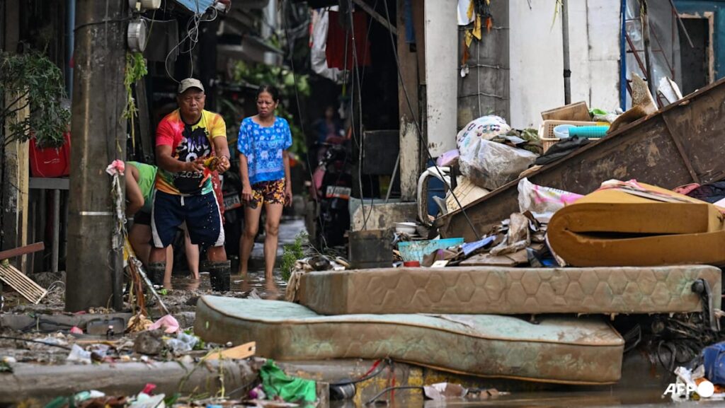 Death toll tops 100 as Philippines digs out after storm | USAEMALL.com