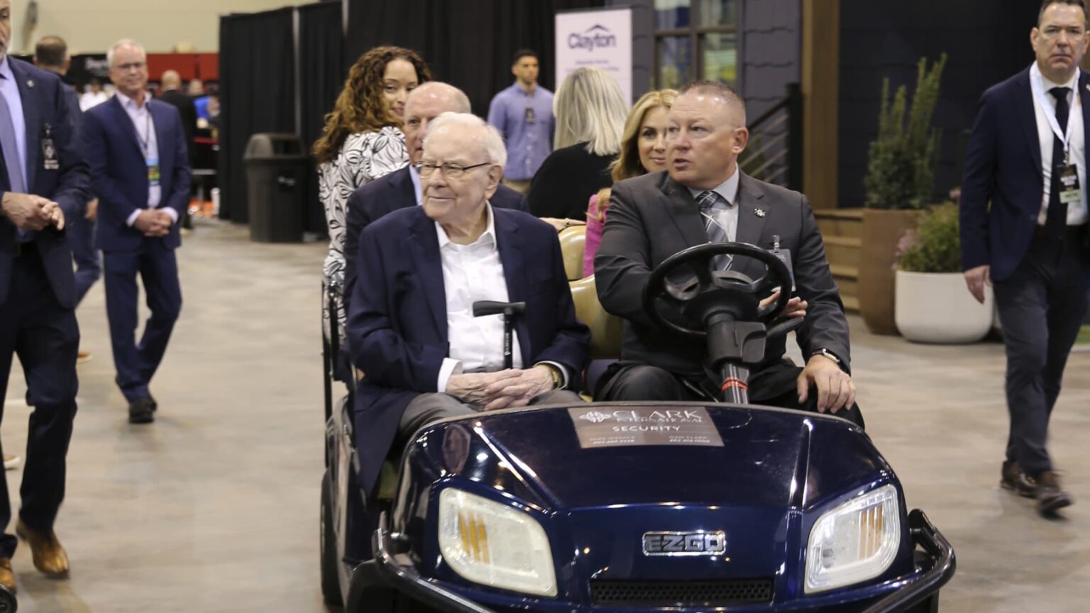 Alphabet rallies after Berkshire reveals stake. Why Buffett’s agency probably purchased it | USAEMALL.com