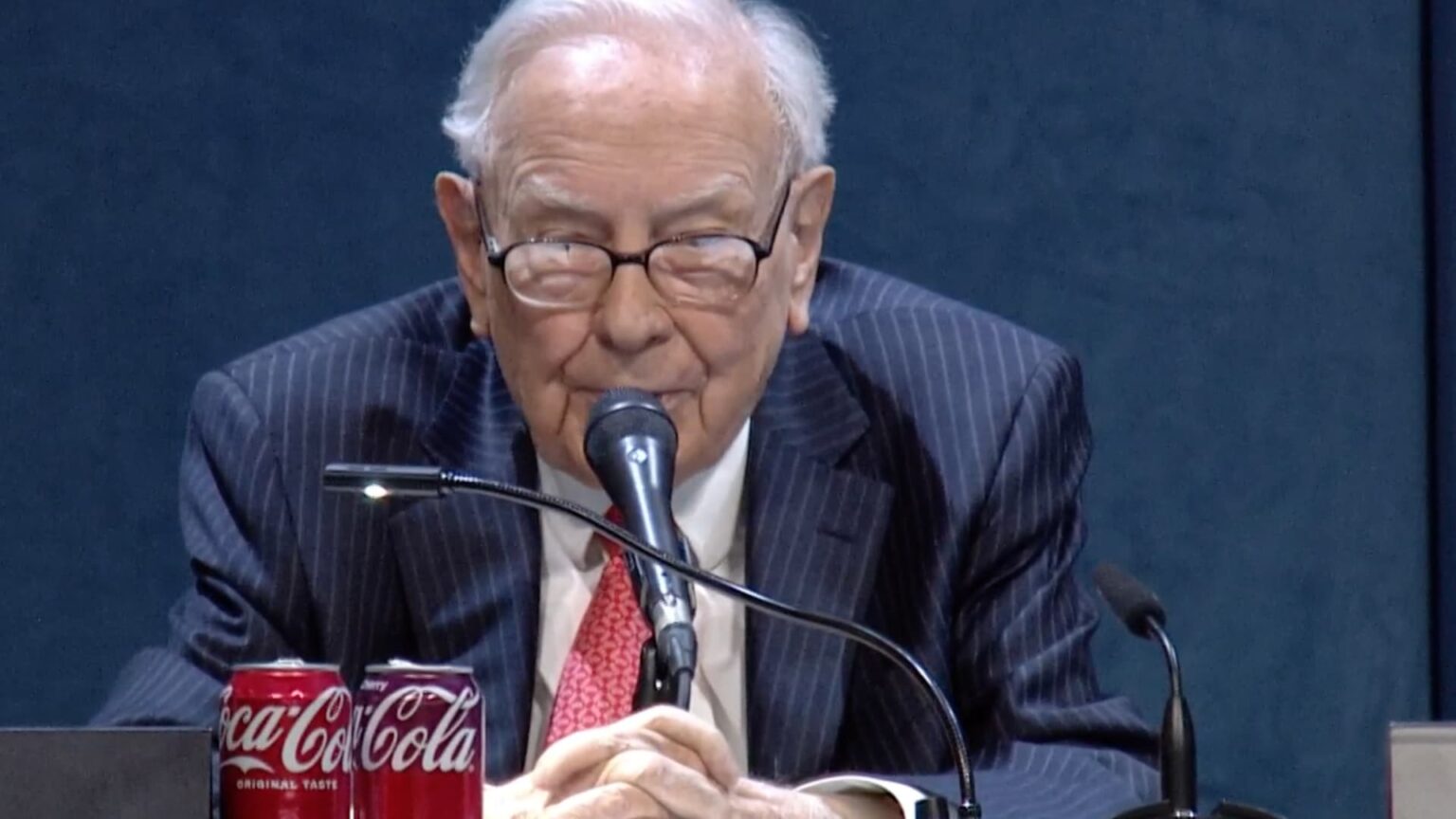 Warren Buffett might have once more reduce Berkshire’s stake in Apple in Q3 | USAEMALL.com