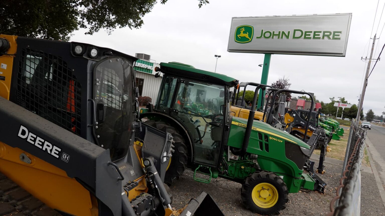 Stocks making the most important strikes premarket: DE, DELL, HPQ, ADSK | USAEMALL.com