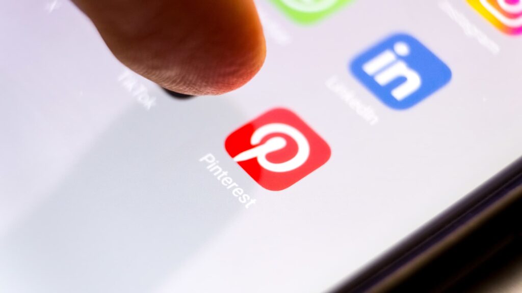 Pinterest shares plummet 15% on earnings miss, weak forecast | USAEMALL.com