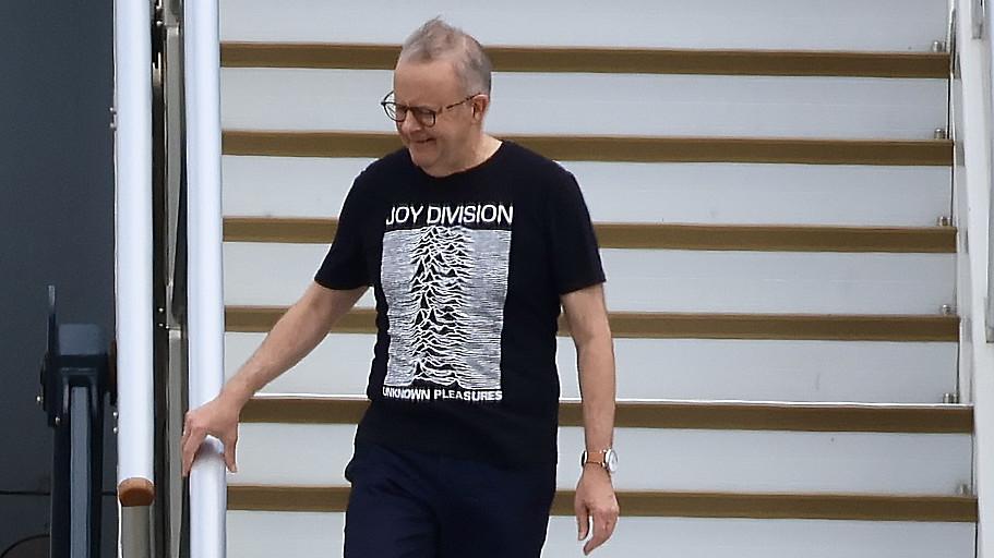 Anthony Albanese claims Donald Trump likes his ‘Aussie character’ whereas defending Joy Division shirt | USAEMALL.com