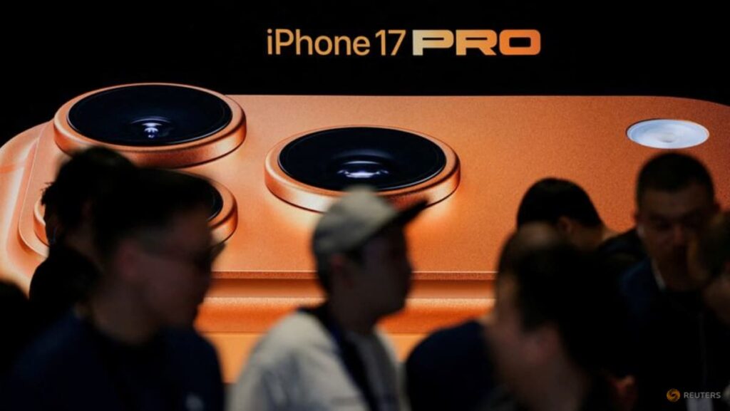 Apple takes 25% share of China smartphone market in October on iPhone 17 demand | USAEMALL.com