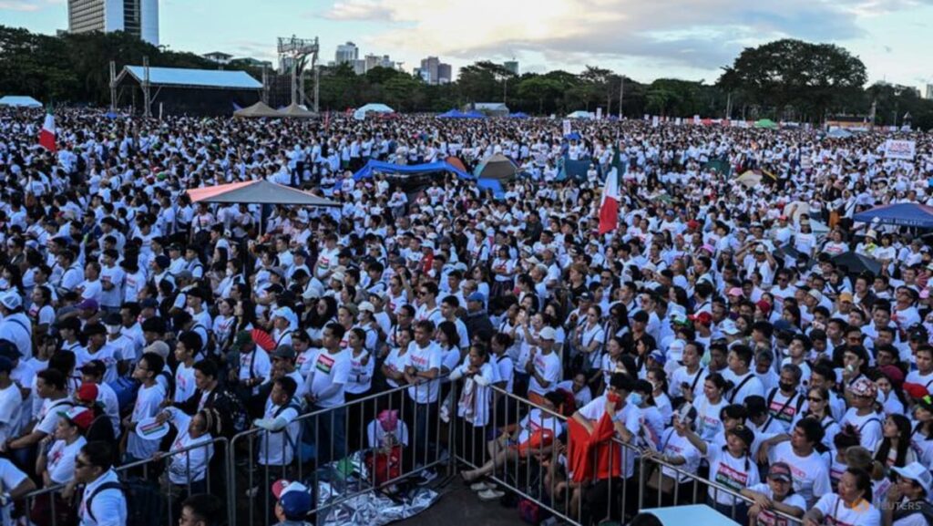 Thousands in Philippine capital maintain second day of anti-graft protests | USAEMALL.com