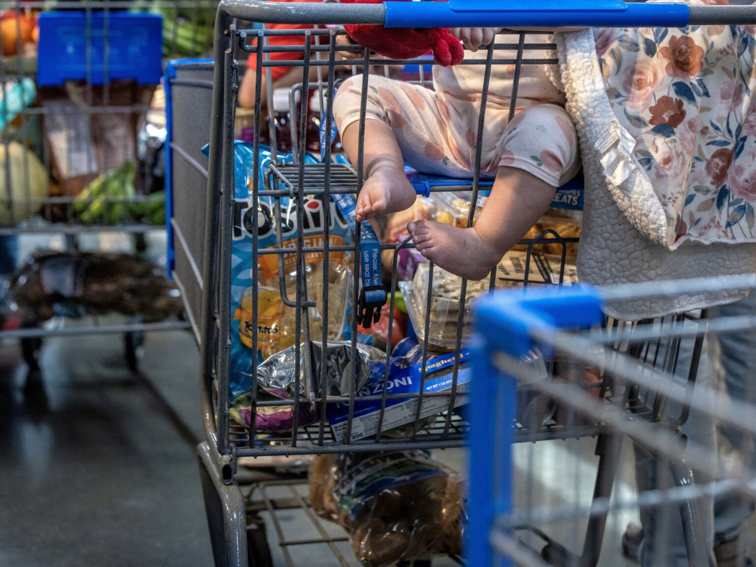 US shopper confidence tumbles to lowest degree since April | Business and Economy News | USAEMALL.com
