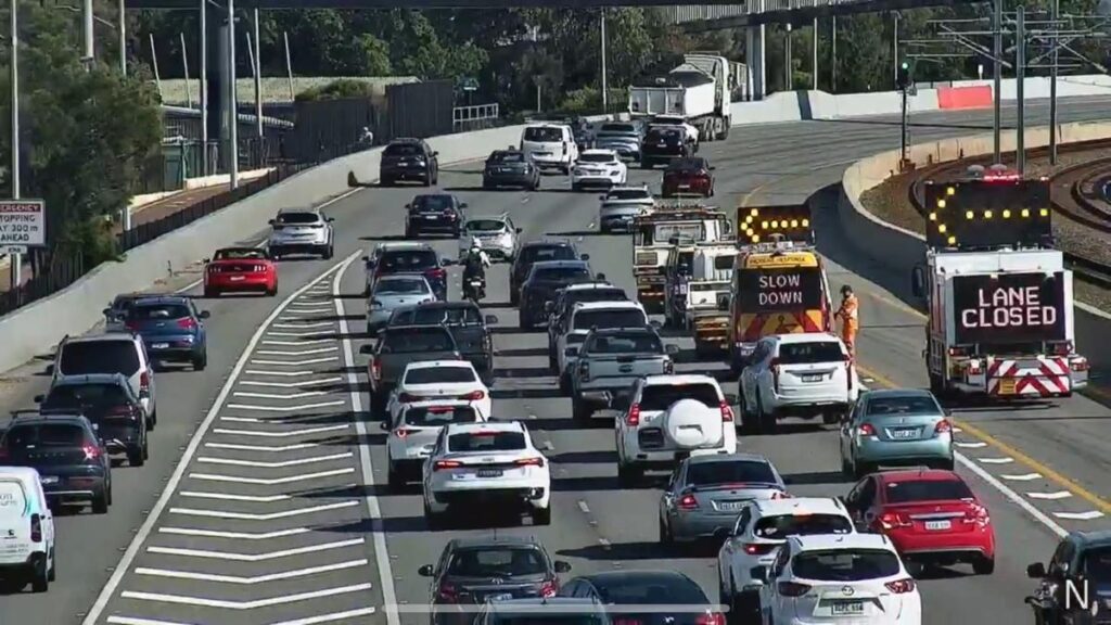 Perth site visitors: Crashes on South Street, Kwinana Freeway trigger delays for morning commuters | USAEMALL.com